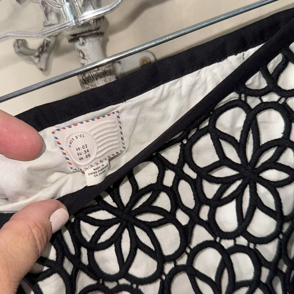 Postage stamp by Anthropologie skirt black floral appliqué overlay cream lined 2